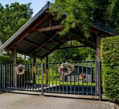 Elektrische poort / hekwerk 7,50 breed / spijlenhekwerk, Tuin en Terras, Ophalen, Met poort, Spijlenhekwerk, Zo goed als nieuw