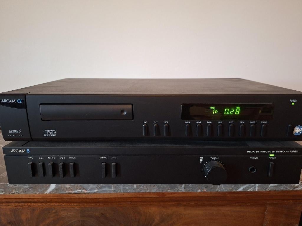 Ampli Arcam + lecteur cd, Enlèvement, Comme neuf, Stéréo, 60 à 120 watts