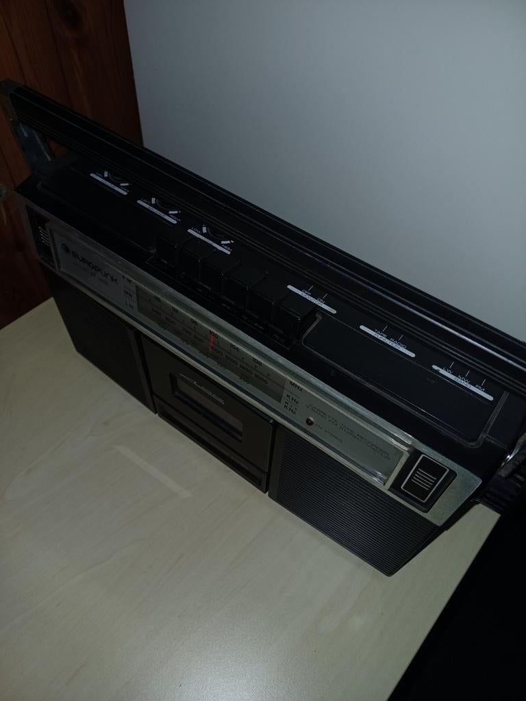 Oude radio cassette, Enlèvement
