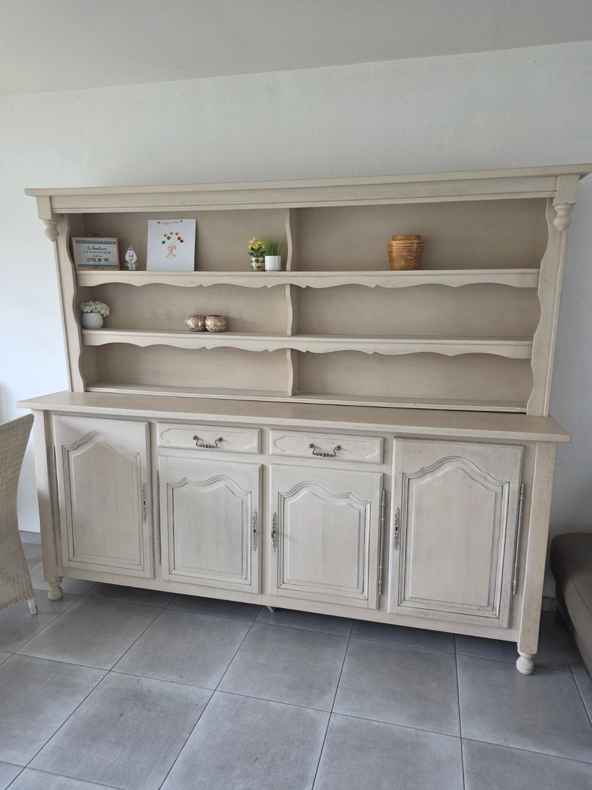 Dressoirkast, Ophalen