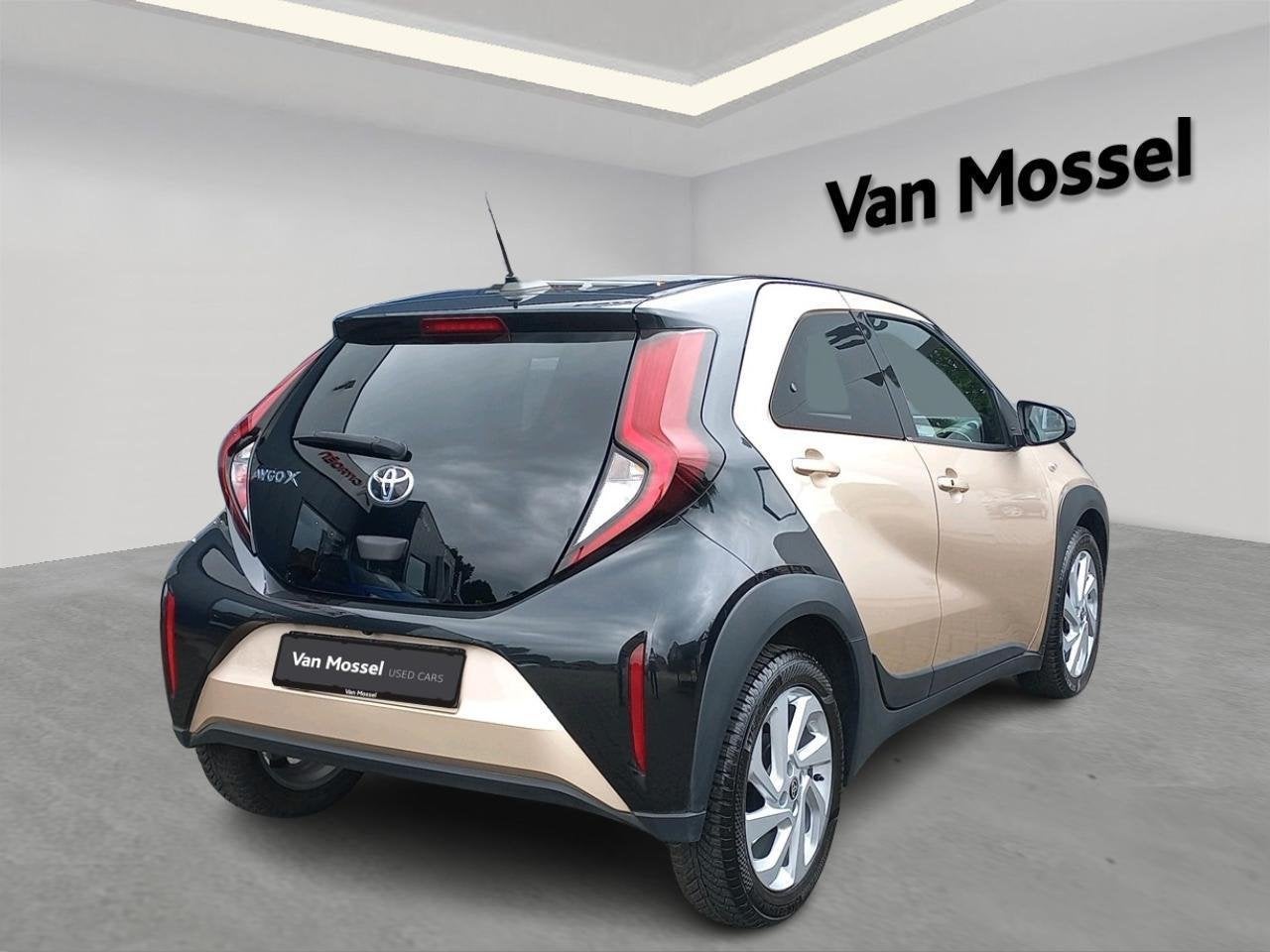 Toyota Aygo X 1.0 VVT-i, Auto's, Voorwielaandrijving, 4 zetels, Stof, Gebruikt