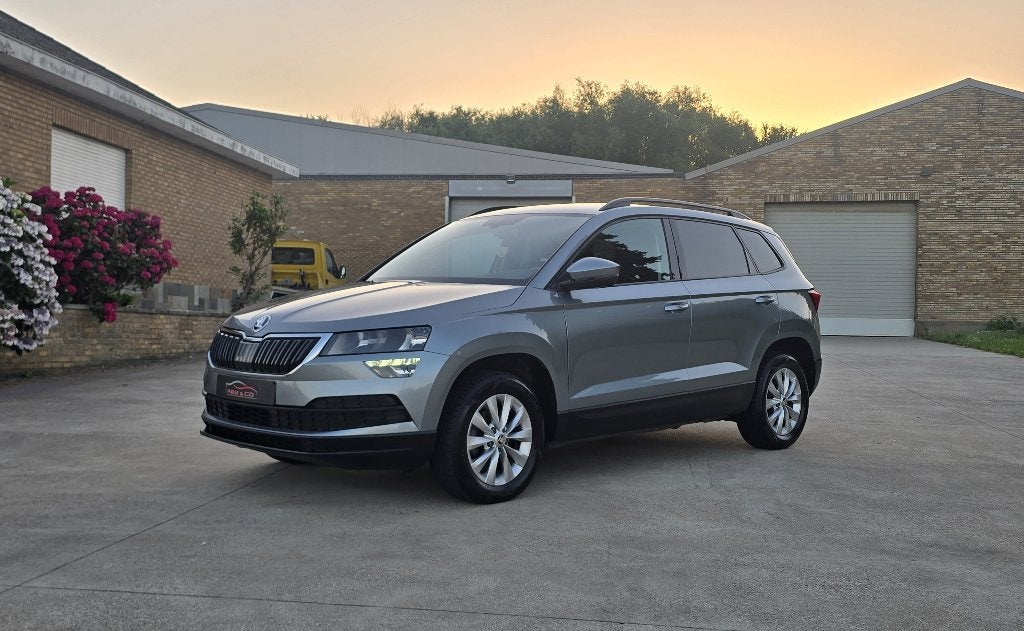 Skoda Karoq 1.0i Essence ** Carplay - LED ** Garantie 12M, Autos, Argent ou Gris, Achat, Euro 6, Entreprise