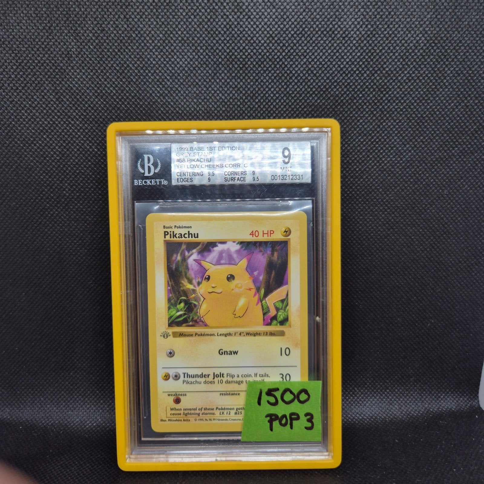 Pikachu Yellow Cheeks Base 1st Edition BGS 9, Enlèvement ou Envoi