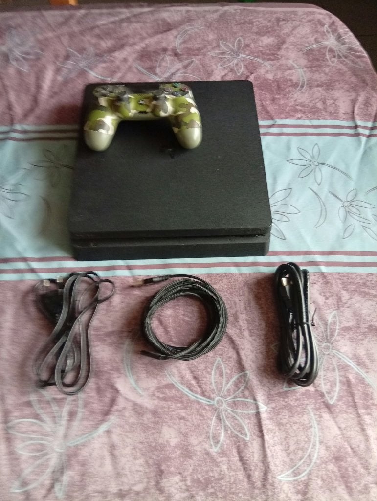 ps4 a vendre avec ou sans jeux ou echanger contre une switch, Games en Spelcomputers, Ophalen, Online, 2 spelers, Zo goed als nieuw