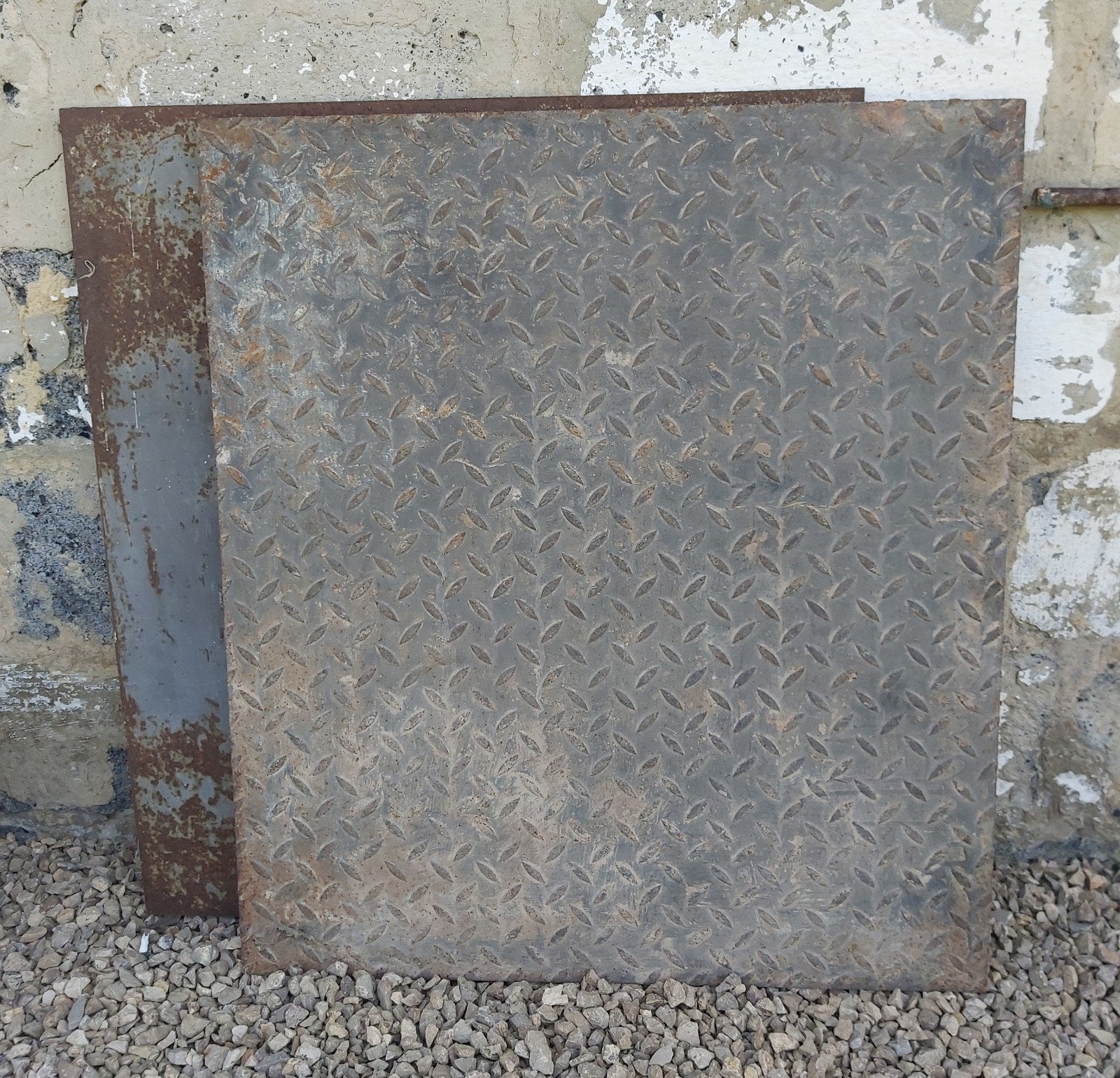 2 plaques à damier en acier, Enlèvement