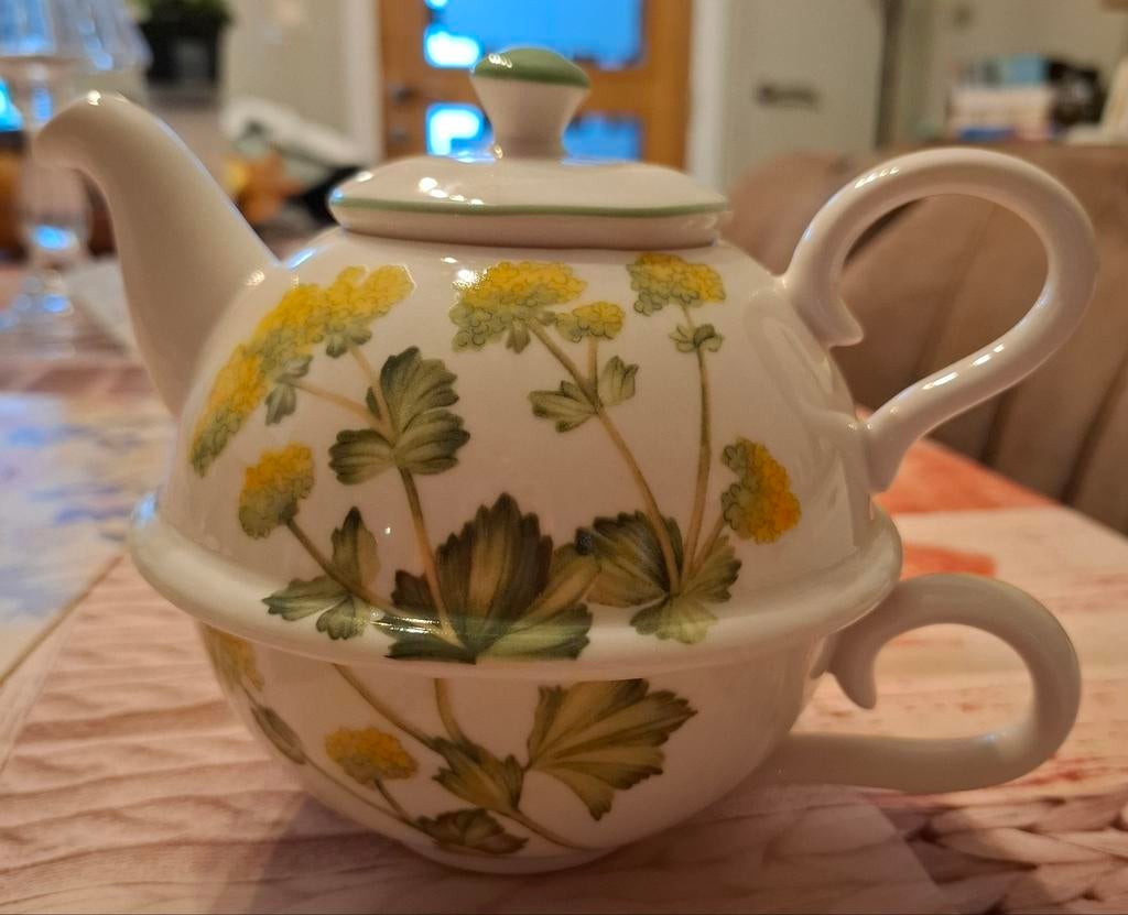 Thee pot met bijhorende tas., Huis en Inrichting, Ophalen, Nieuw