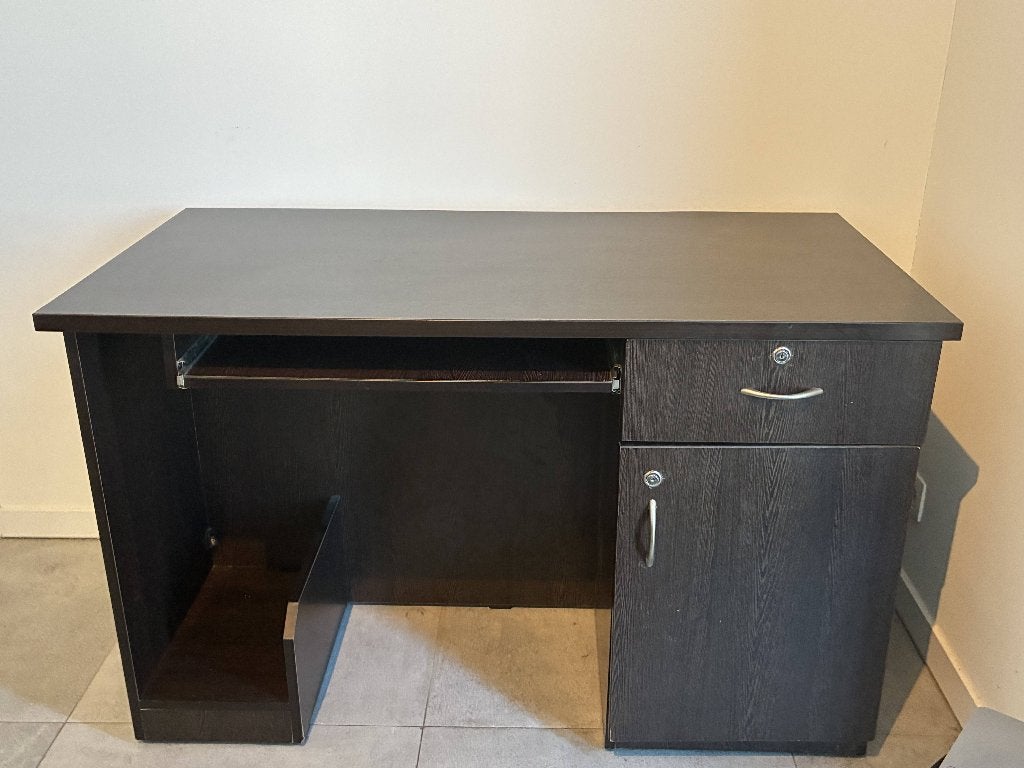 Wooden Study/Computer Desk with Storage (with Keyboard Tray), Huis en Inrichting, Ophalen, Gebruikt, 62 cm, Bruin