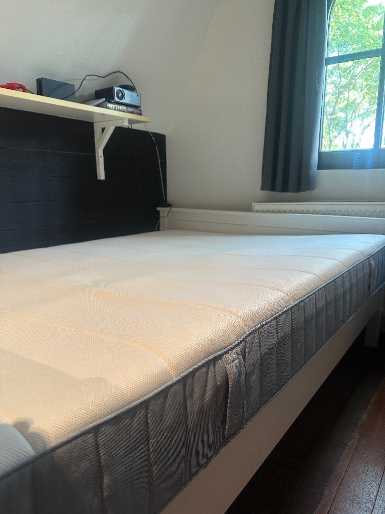 Matras IKEA Valevåg 140 x 200 cm, amper gebruikt!, Ophalen, 140 cm, Zo goed als nieuw, Twijfelaar