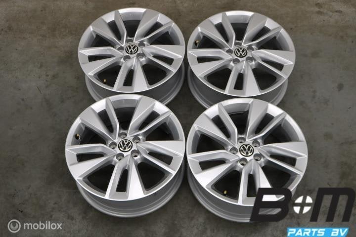 NIEUWSTAAT! Org. 17 inch velgen VW Polo - T-Cross 2GM601025D, Auto-onderdelen, Gebruikt, Velg(en), 17 inch, Personenwagen