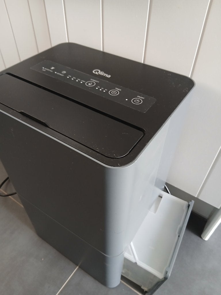 Qlima luchtontvochtiger met wifi d812 smart, Elektronische apparatuur, Ophalen, Zo goed als nieuw, Luchtontvochter