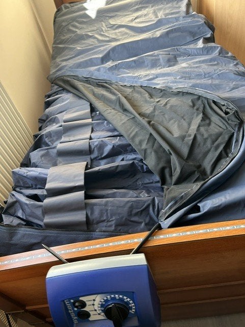 Novacare asx Decubitus matras, Ophalen, 90 cm, Eenpersoons, Zo goed als nieuw