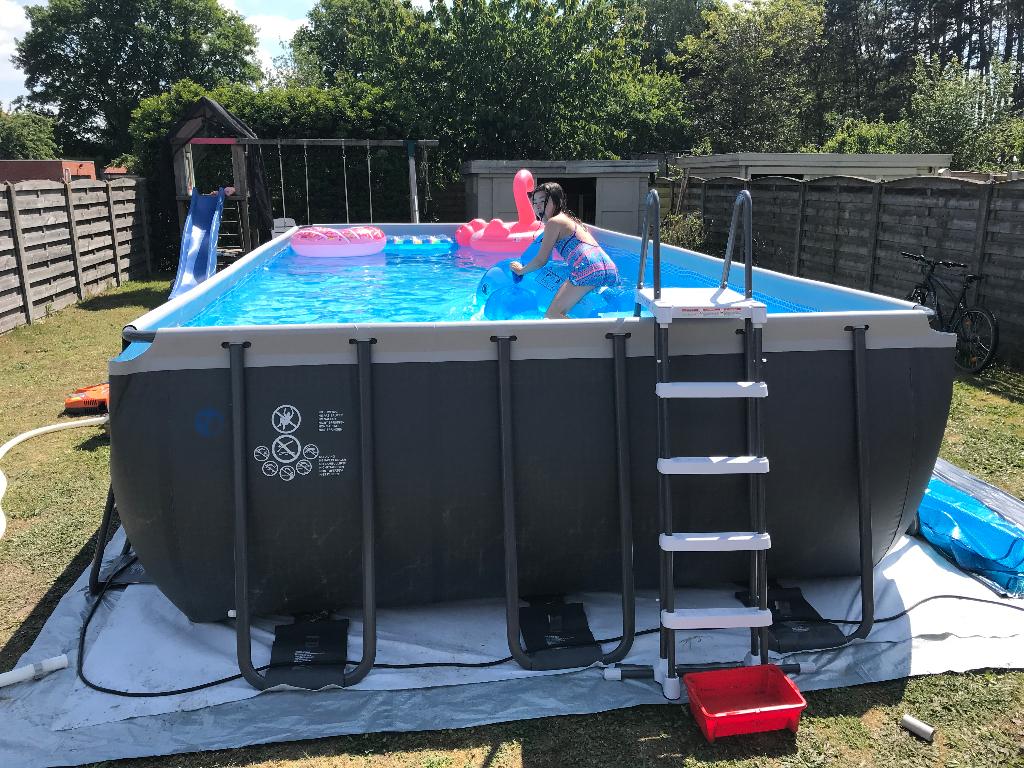 Intex zwembad Ultra XTR, Gebruikt, 300 cm of meer, Rechthoekig, Ophalen