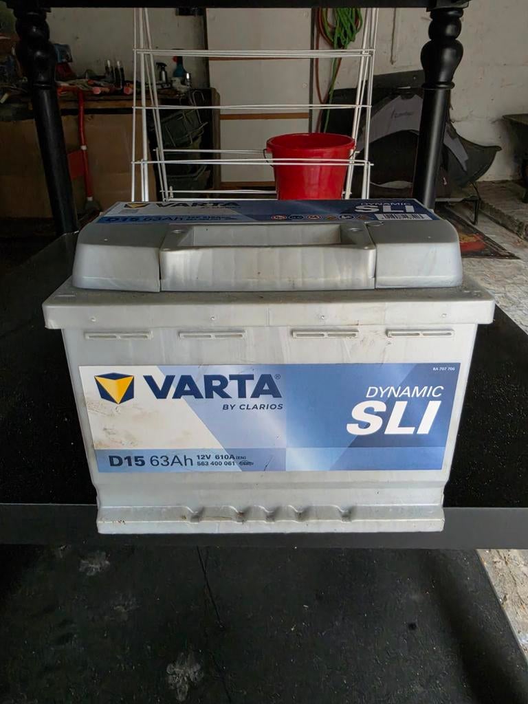 Batterie neuve varta prix neuf 129 euros, Autos : Pièces & Accessoires