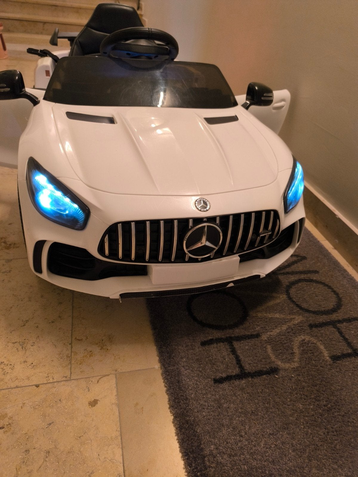 Elektrische kinderauto Mercedes-Benz AMG GT R – wit, Enlèvement, Comme neuf