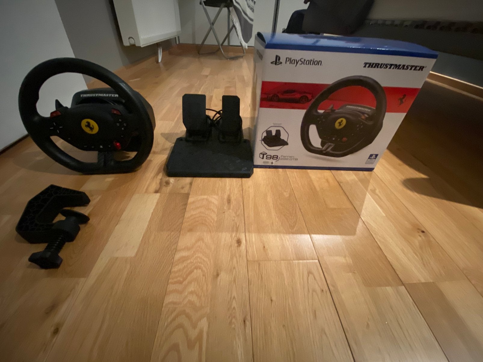 Ps5 stuur Ferrari original nieuw in de doos weinig gebruikt!, Games en Spelcomputers, Ophalen, Nieuw, Stuurtje of Sportattribuut