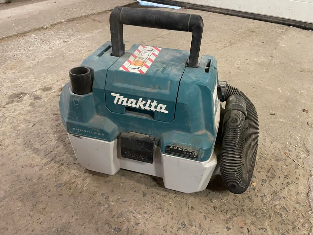 Aspirateur makita, Bricolage & Construction, Enlèvement, Comme neuf