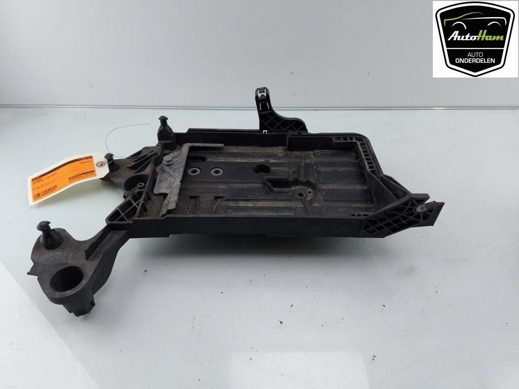 BAC A BATTERIE Volkswagen Passat Alltrack (3G5), Autos : Pièces & Accessoires, Utilisé, Volkswagen