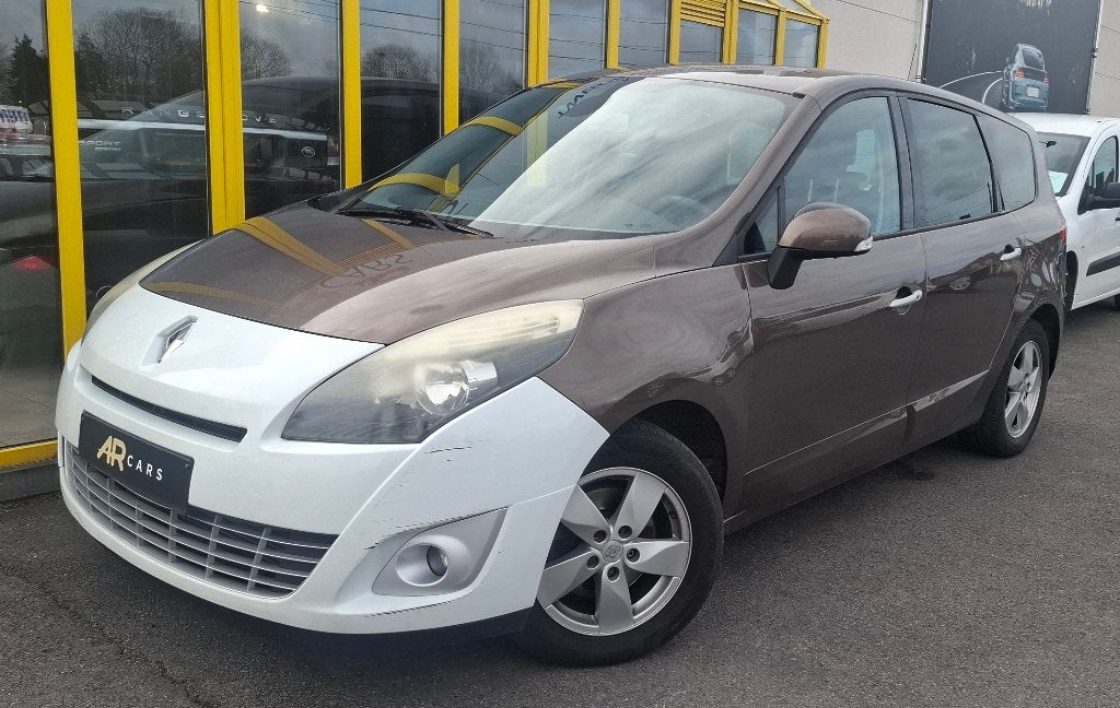 Renault Scenic/Automaat/1.5dCi/230.878km/2011/Euro 5, Auto's, Euro 5, 4 cilinders, Bruin, Bedrijf
