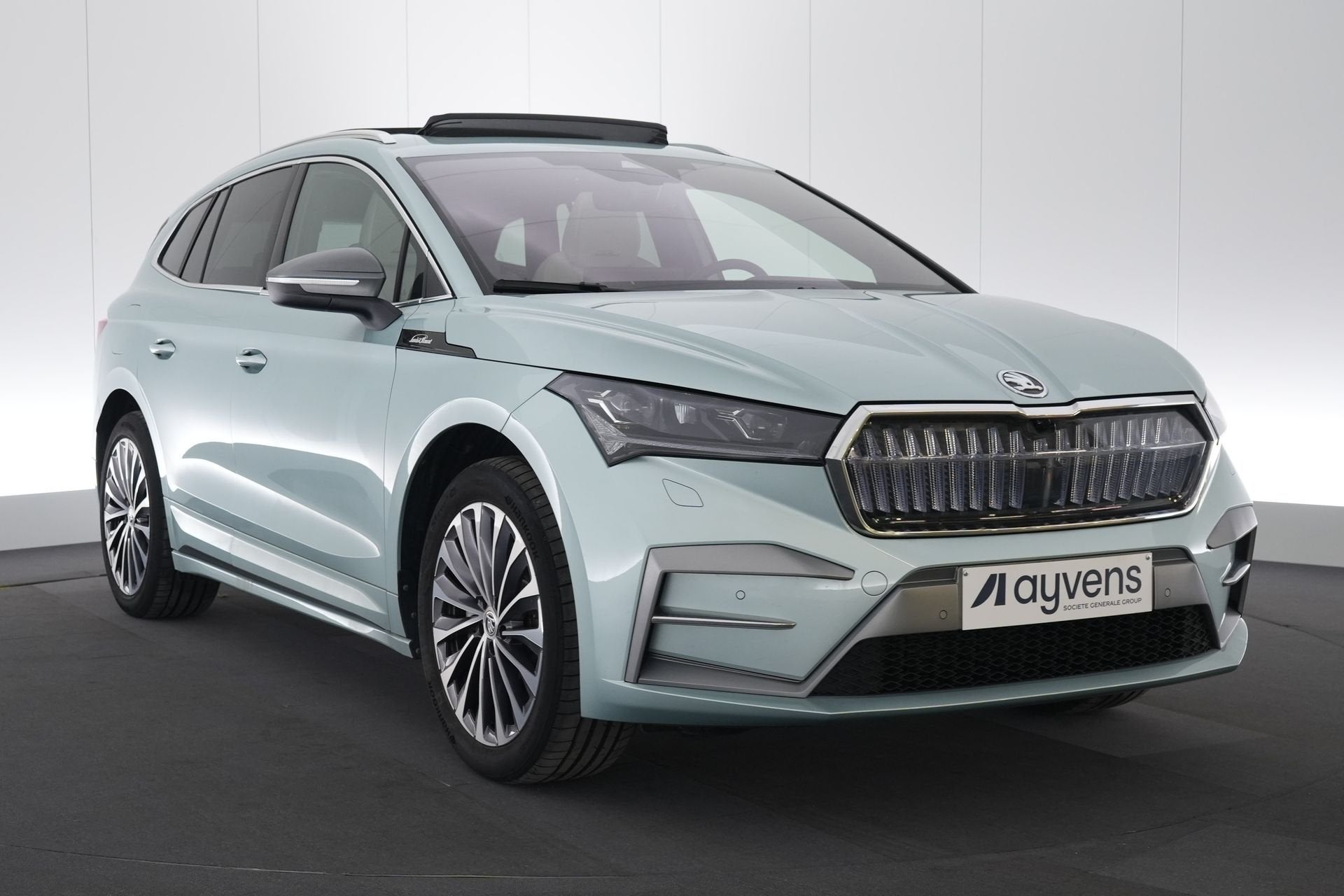 (2GEF598) SKODA ENYAQ, Cuir, Argent ou Gris, Entreprise, Carnet d'entretien