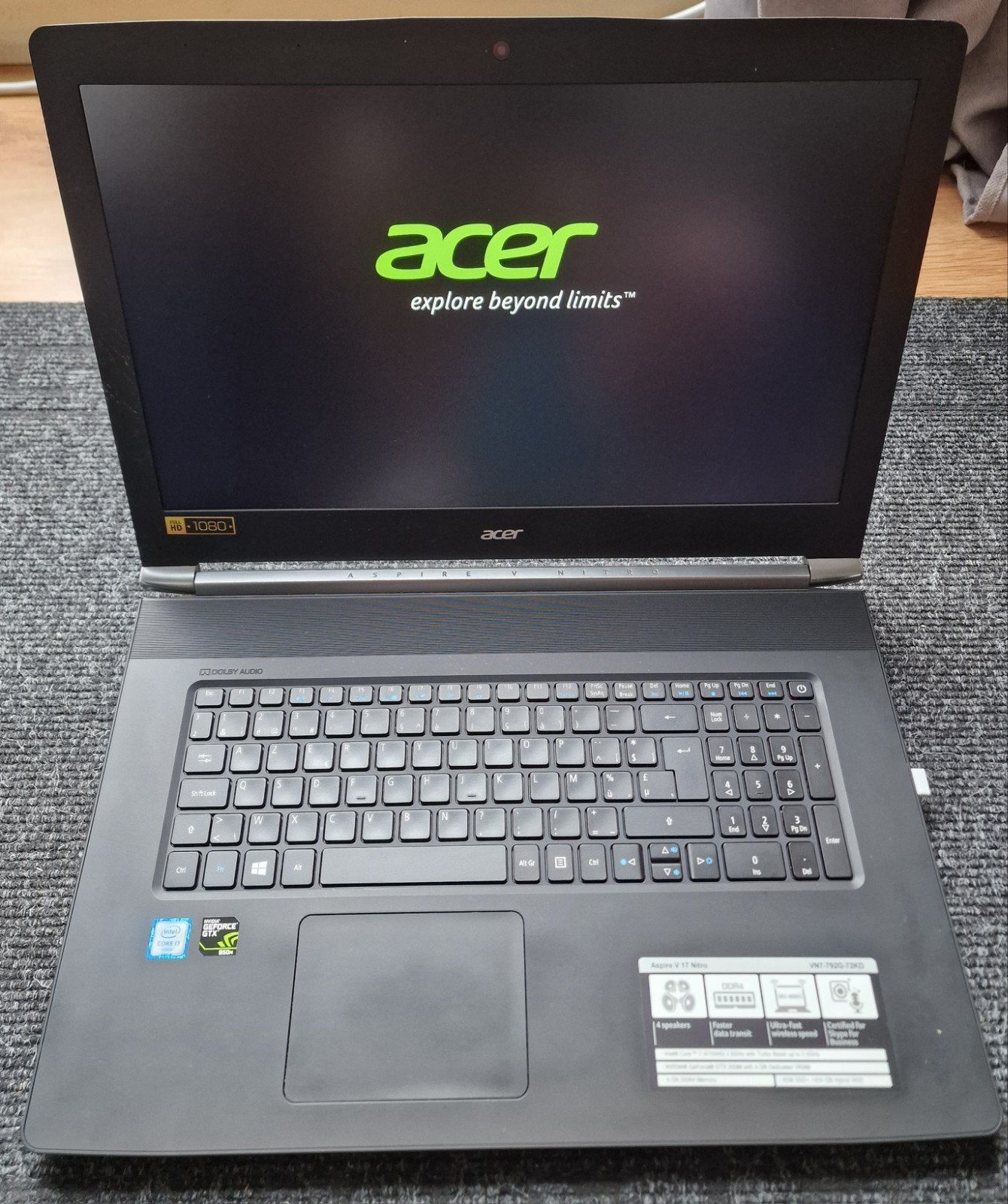 Acer aspire v17 nitro, Computers en Software, Windows Laptops, Ophalen of Verzenden, Zo goed als nieuw