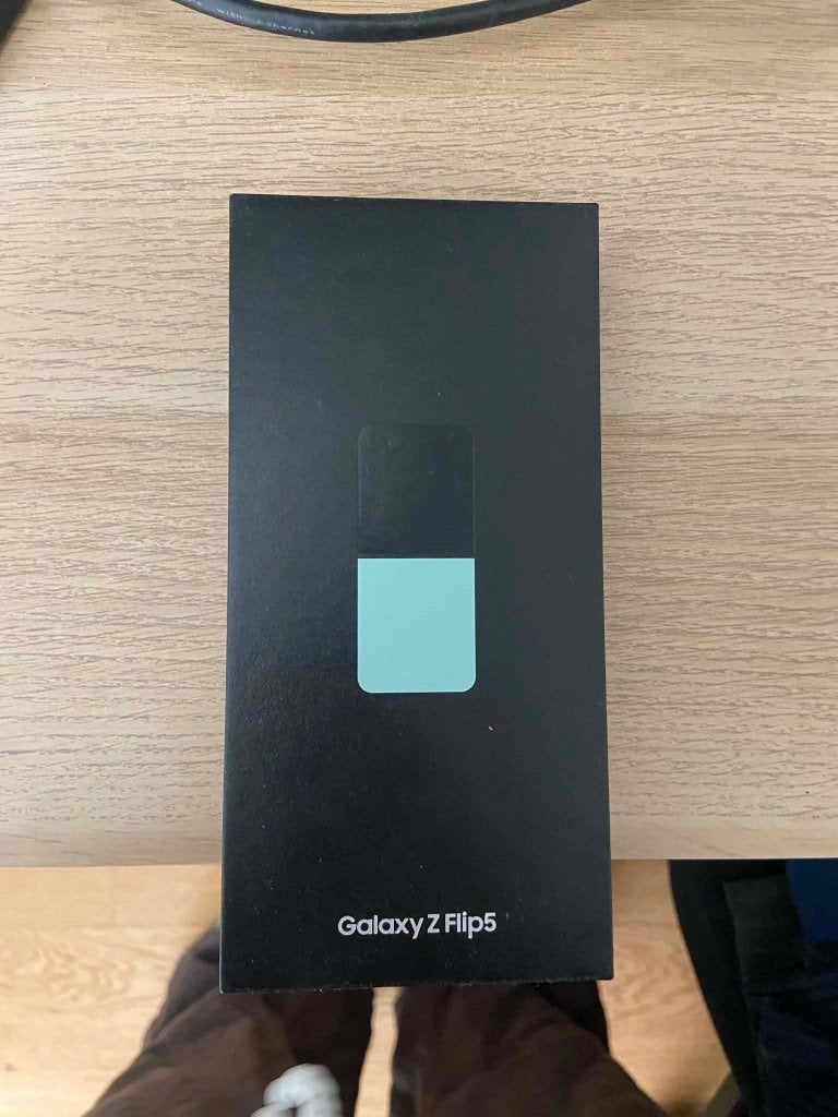 Samsung Galaxy Z Flip 5, Telecommunicatie, Mobiele telefoons | Samsung, Ophalen, Overige kleuren, Zo goed als nieuw, Zonder simlock