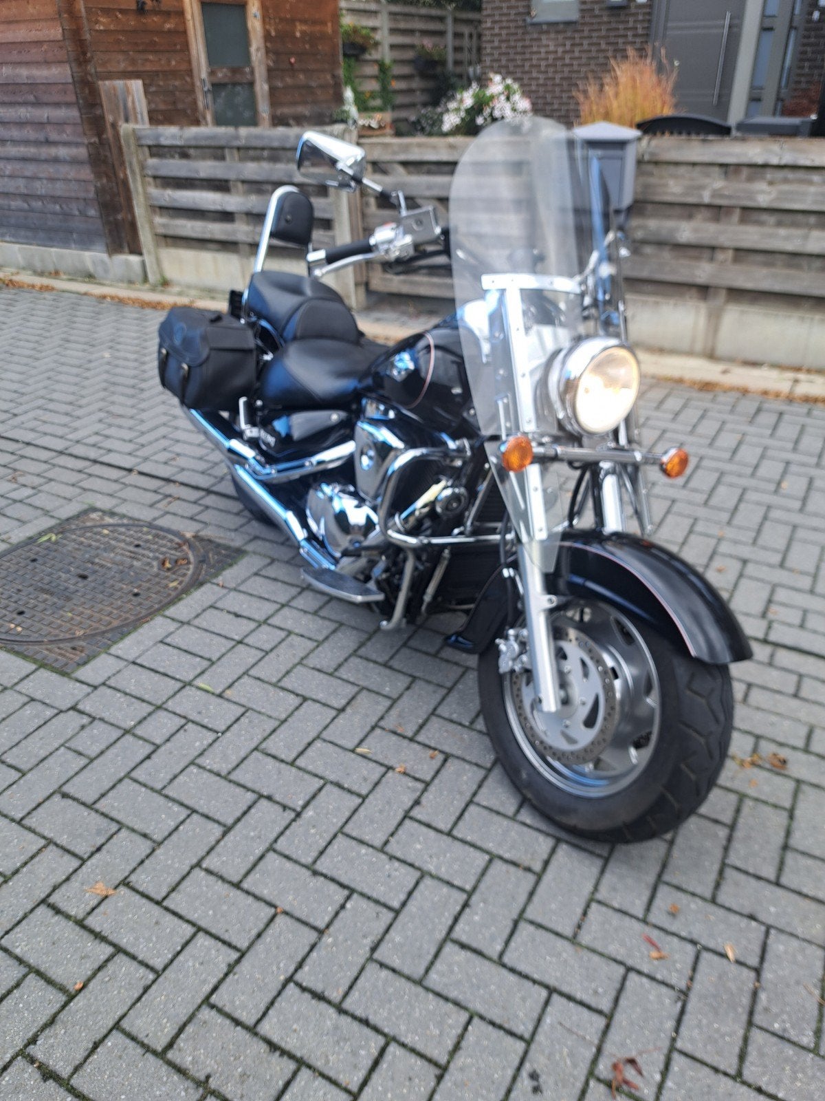 suzuki intruder 1500, Motoren, Cardan-aandrijving, 2 cilinders, Occasion, Chopper