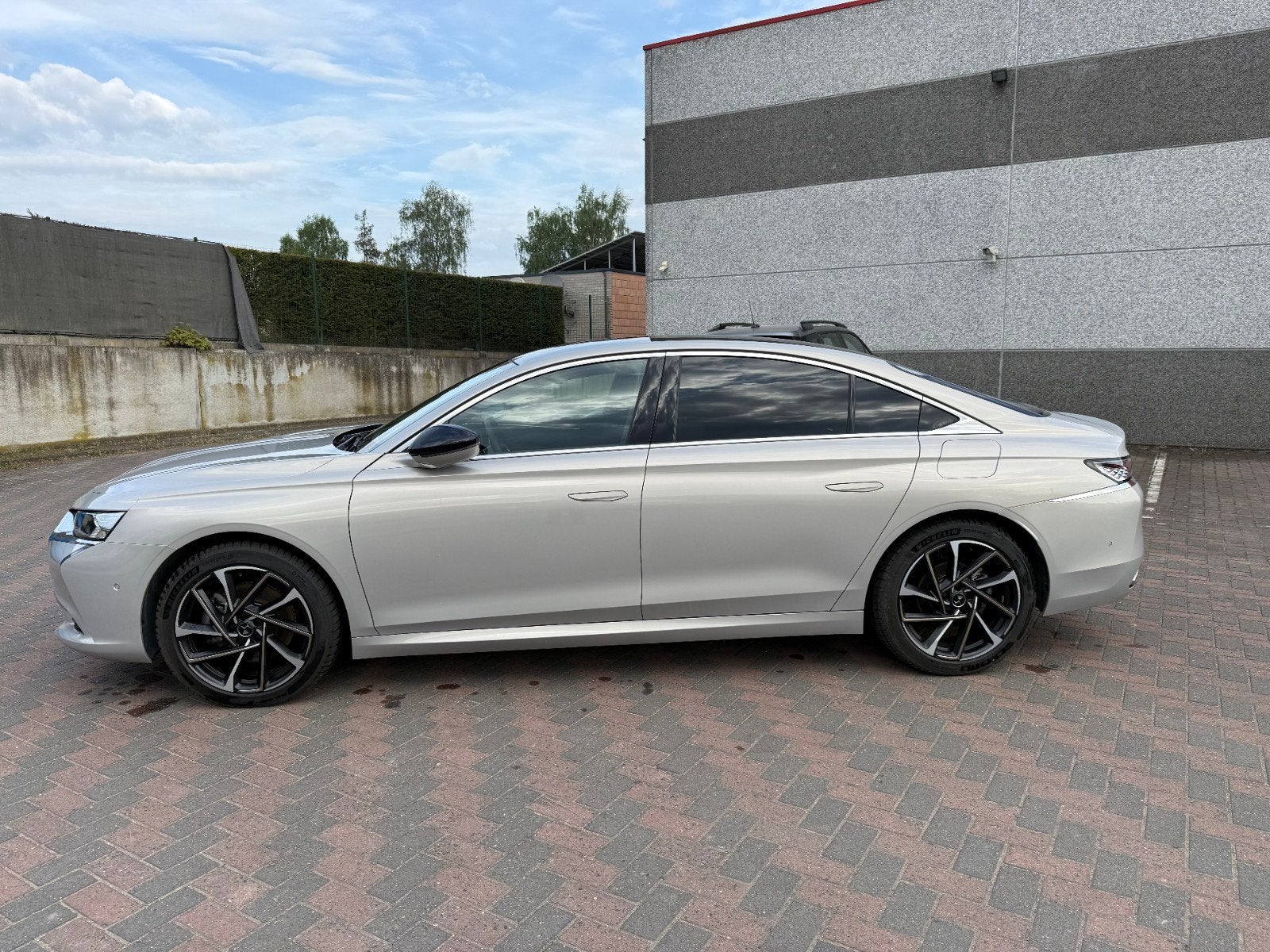 DS9 RIVOLI + 2025 1.6 PLUG-IN HYBRIDE 12000KM MET GARANTIE, Auto's, 4 deurs, 4 cilinders, Beige, Bedrijf