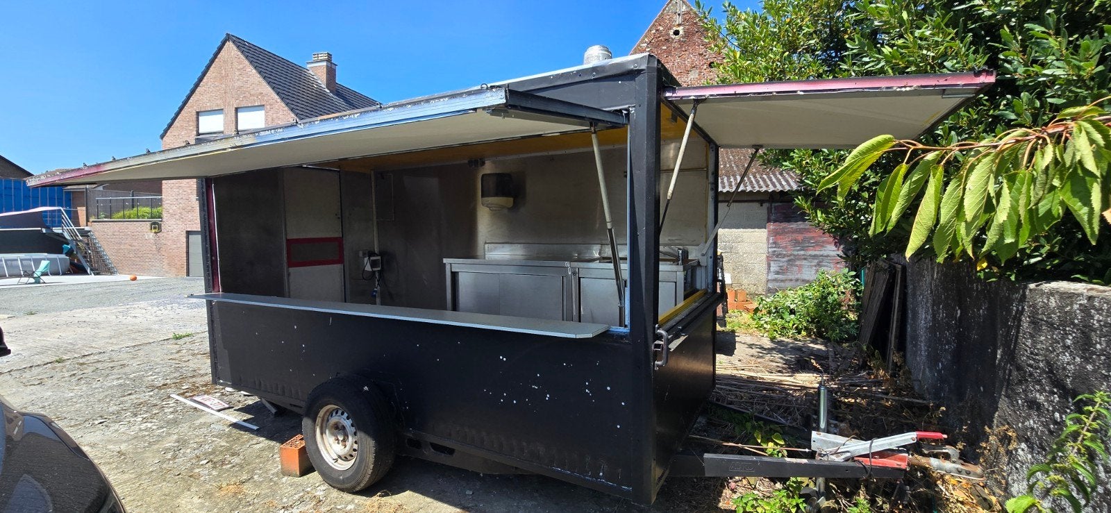 Remorque alimentaire professionnelle/voiture de vente Neptun, Enlèvement