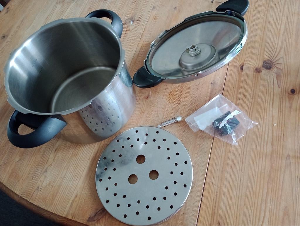 Demeyere snelkookpan 6 l te vervangen onderdelen, Huis en Inrichting, Keuken | Potten en Pannen, Ophalen, Gebruikt, Kookpan of Snelkookpan