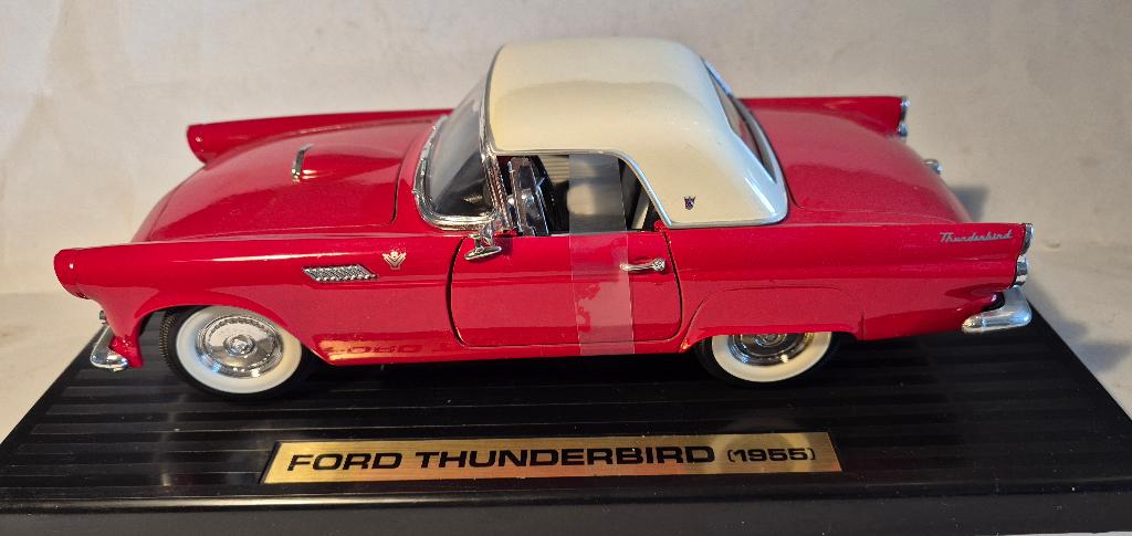 Ford Thunderbird 1955 Modelauto schaal 1:18, Ophalen of Verzenden, Nieuw, Auto, Overige merken