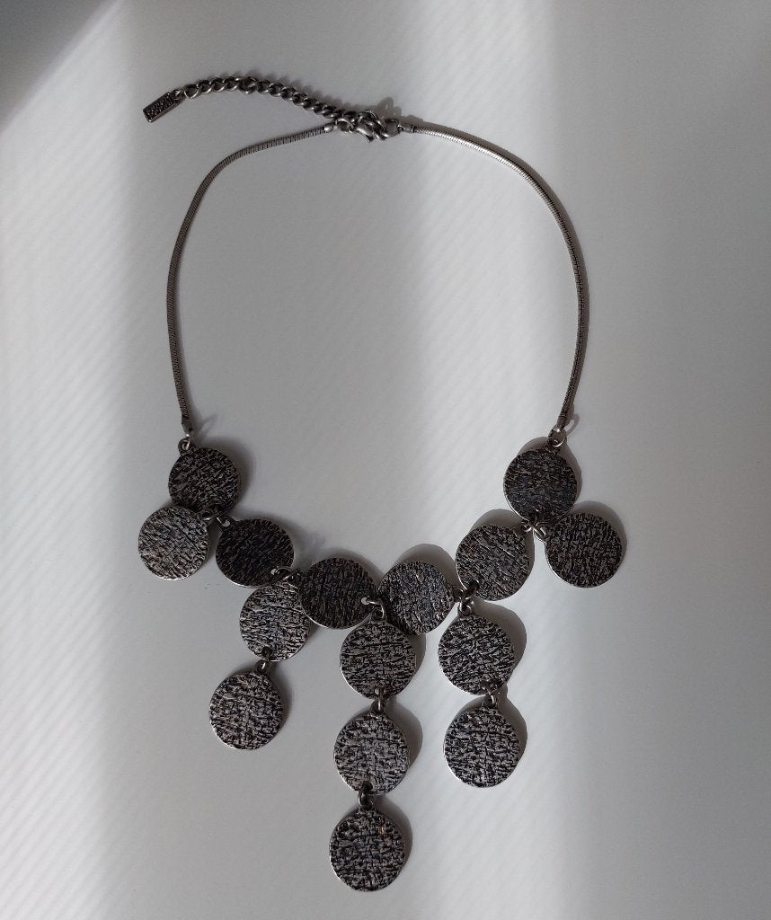 Collier Sarah Pacini, Bijoux, Sacs & Beauté, Enlèvement ou Envoi, Comme neuf, Noir, Réglable