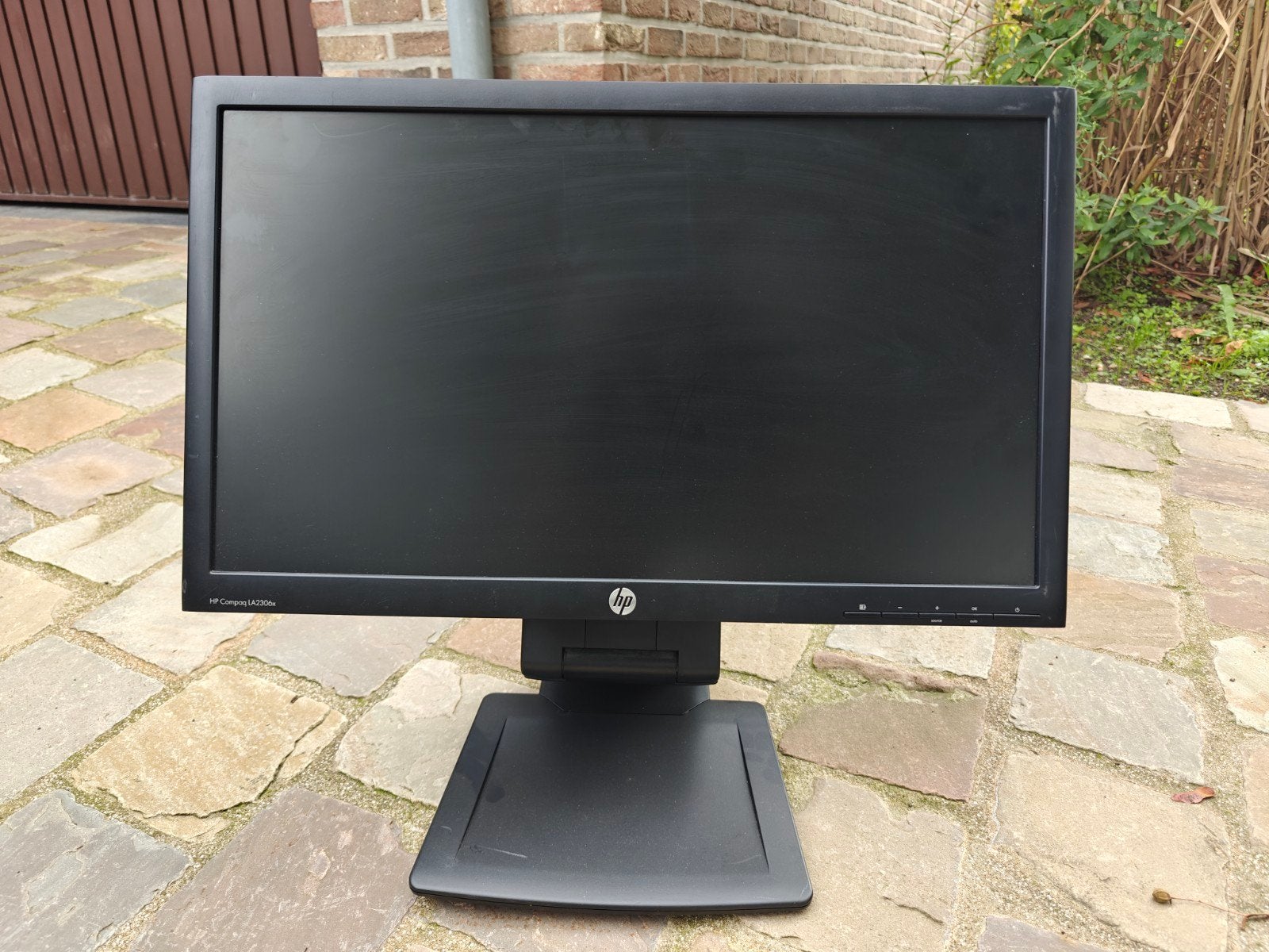 Moniteur HP 23 pouces, Enlèvement, Utilisé