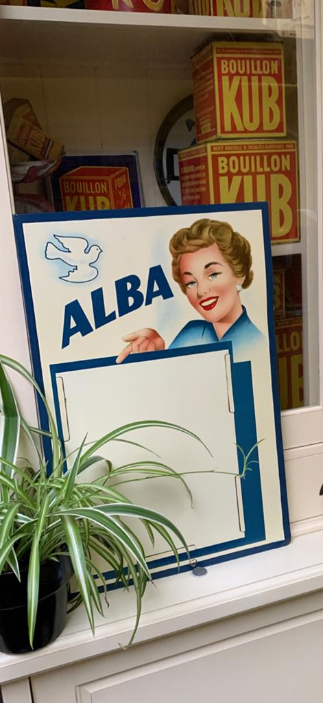 Assiette en fer blanc ALBA.  1953.. 70 cm par 30 cm, Collections, Marques & Objets publicitaires, Enlèvement ou Envoi, Comme neuf