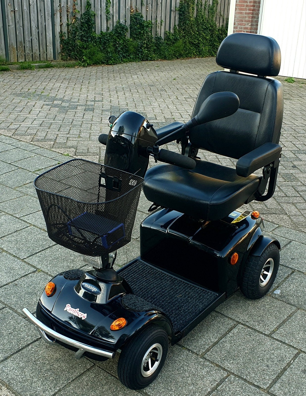 Nette 4 wiel scootmobiel merk Mango Panther, Ophalen of Verzenden, 36 t/m 45 km, Mango, 11 t/m 15 km/u