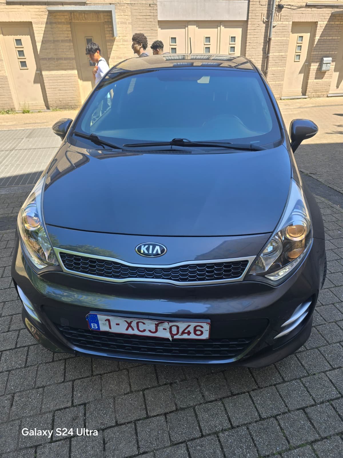 Kia Rio 1.2i Essence Euro 6B Navigation Caméra 112.000 km, Autos, Kia, Argent ou Gris, Achat, Euro 6, Noir