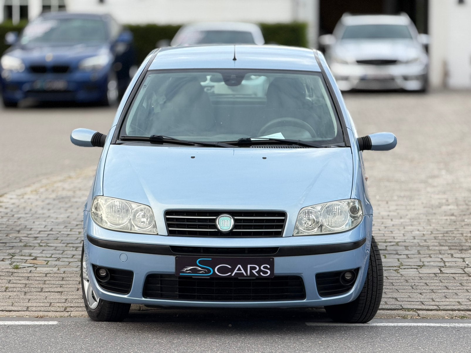 Fiat punto 1.2i ** Automaat * Airco ** Garantie **, 4 cilinders, Blauw, Bedrijf, 5 zetels
