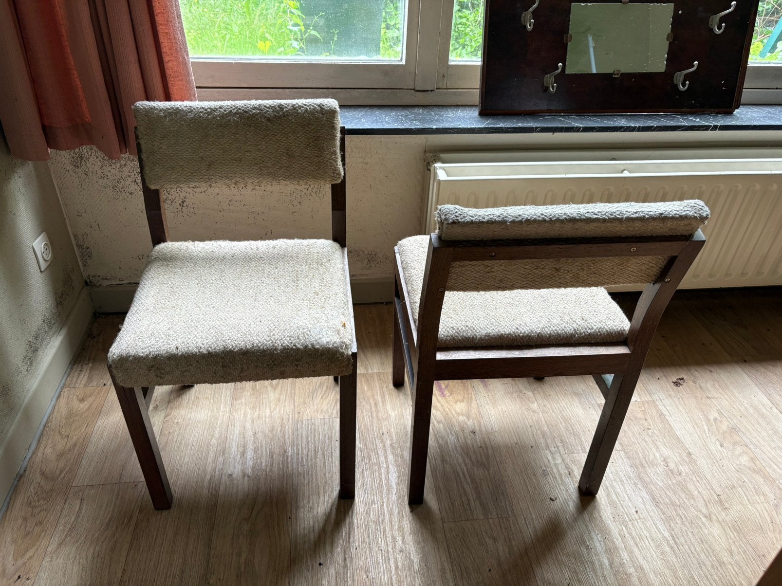 Gratis 2 houten stoelen, Ophalen, Gebruikt, Hout