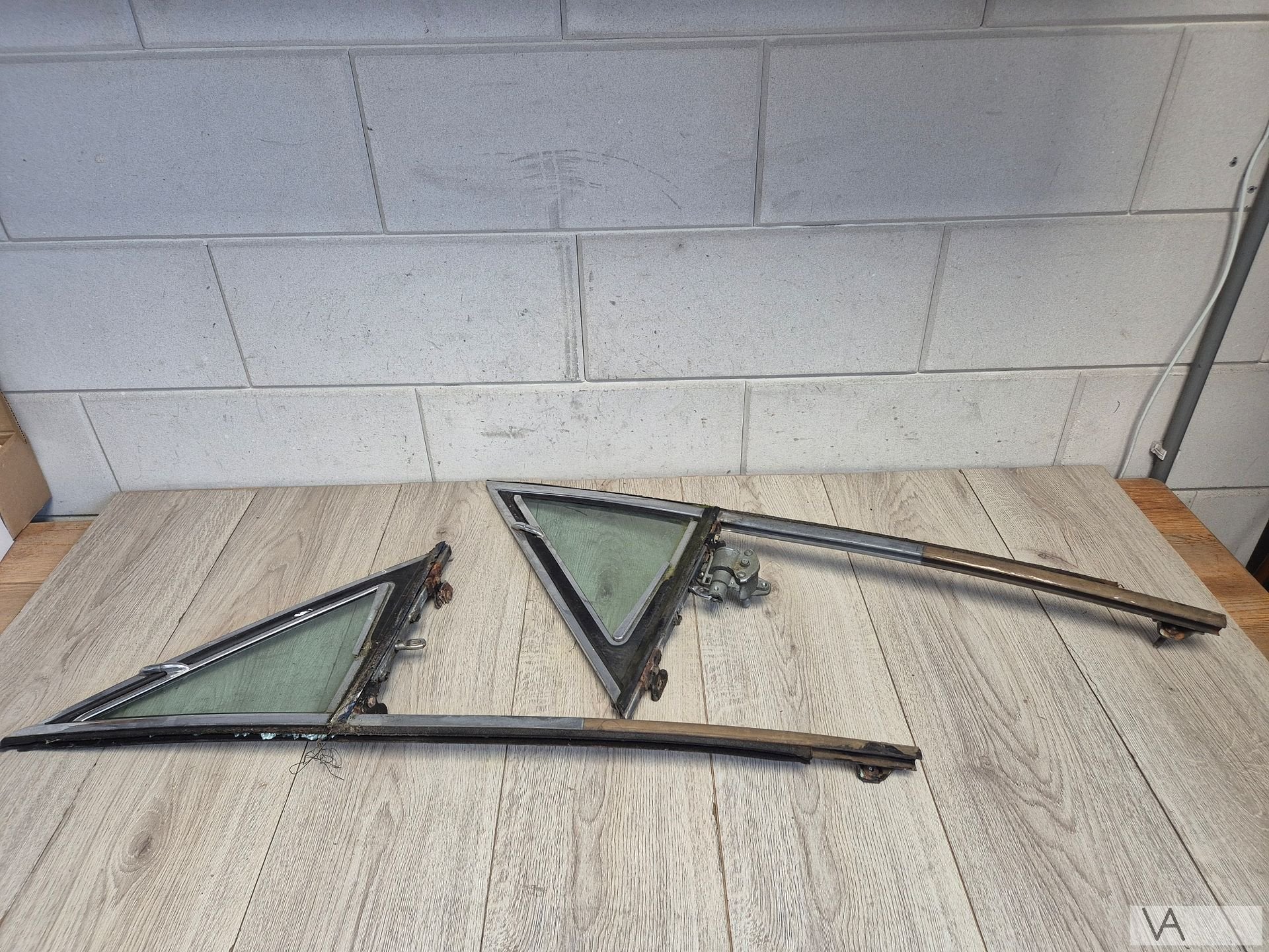 Mercedes W114 / W115 coupe ruit zijruit van deur €50 /st, Autos : Pièces & Accessoires, Utilisé, -, -, Enlèvement ou Envoi