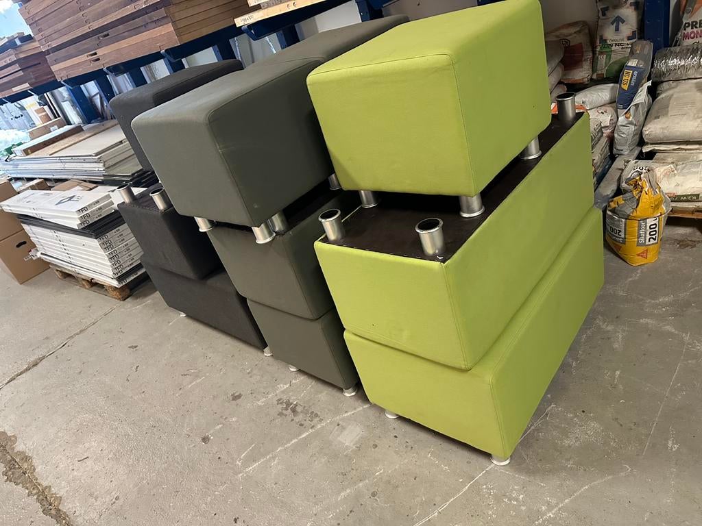 Canapés (pouf), Enlèvement, Utilisé