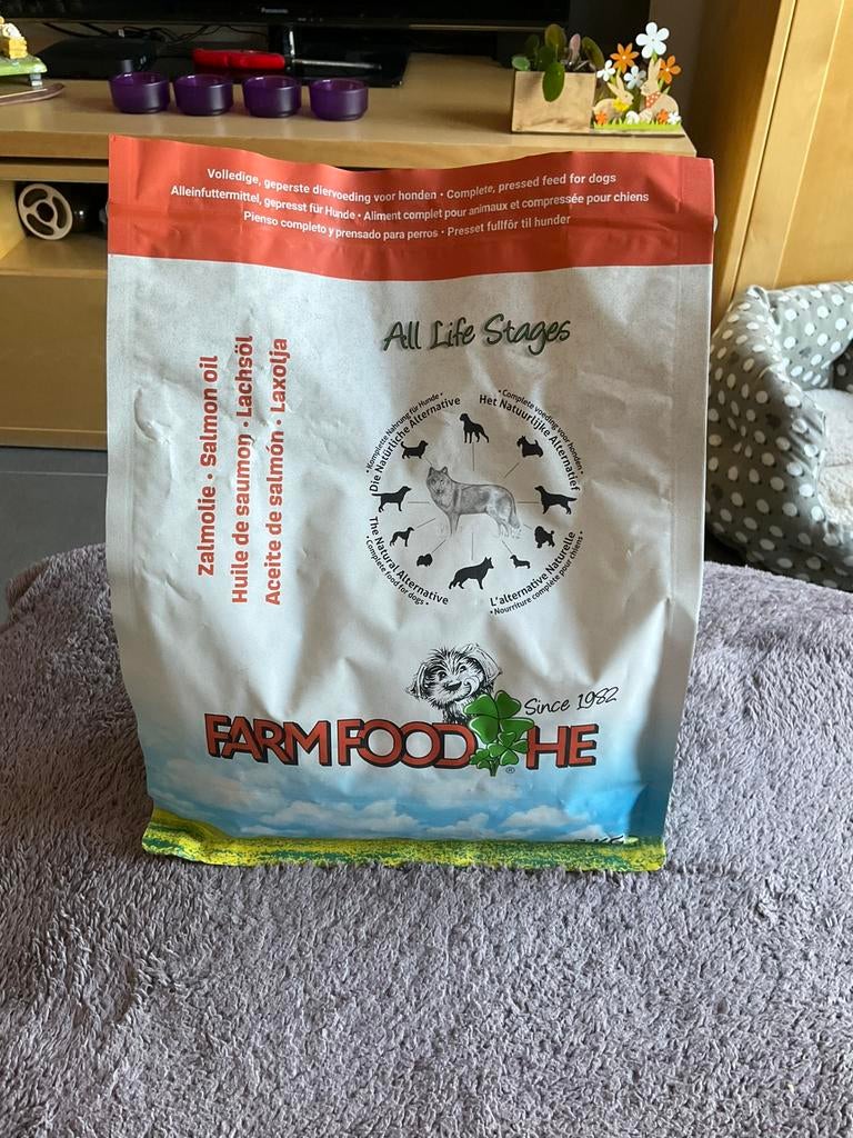Farmfood,geperste brokken, zalmolie,2 kg, Ophalen of Verzenden, Hond