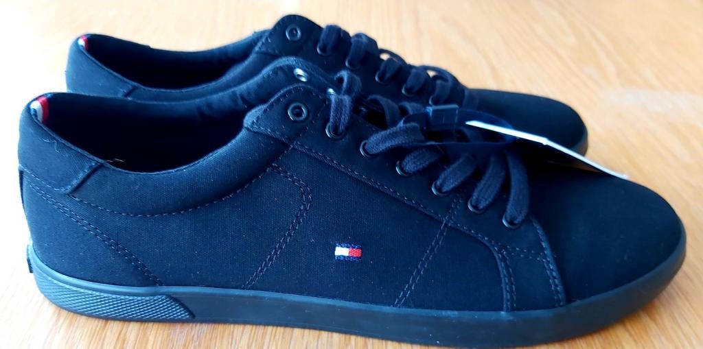 Tommy Hilfiger schoenen maat 42 kleur zwart nieuwstaat, Ophalen, Zwart, Nieuw, Tommy hilfiger
