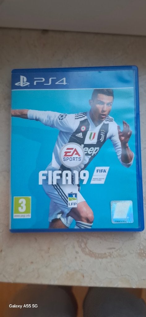 FIFA 19, Online, Enlèvement, Utilisé, À partir de 3 ans