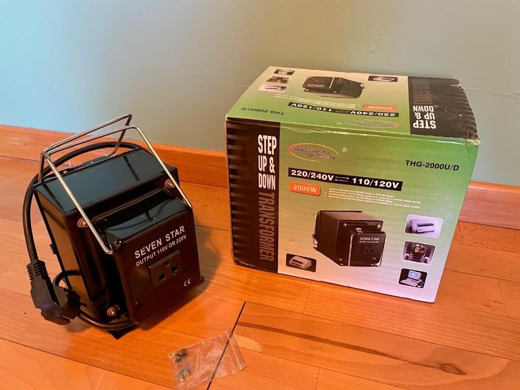 Spanningsomvormer 110V-220V 2000W (VS-EU), Enlèvement, Utilisé