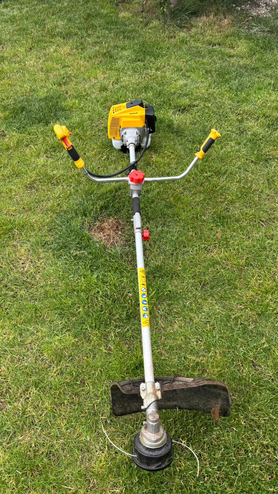 Stanly bismaaier sps 1400, Jardin & Terrasse, Débroussailleuses, Enlèvement, Comme neuf, 10 à 30 cm, Essence