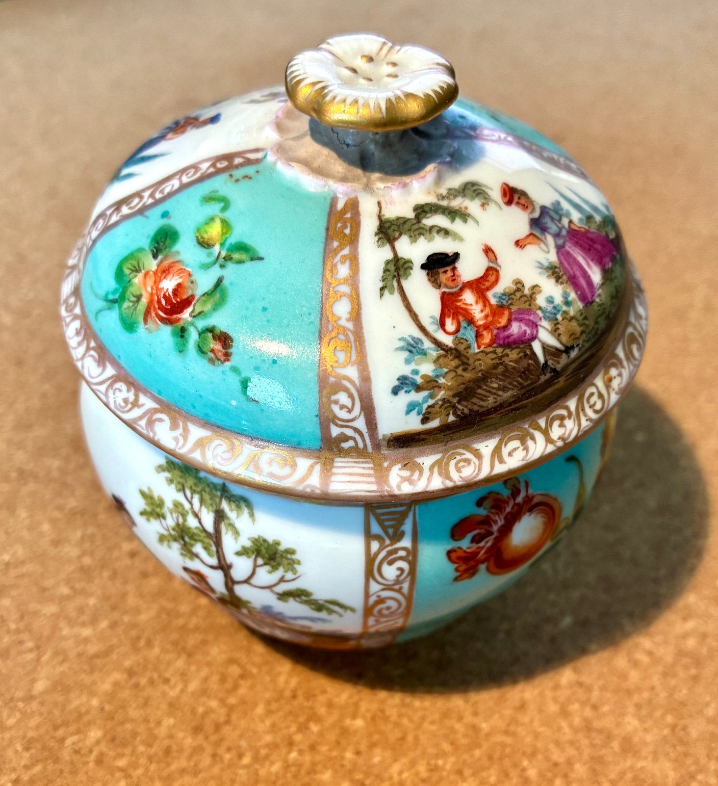 Bonbonnière d’Allemagne. Porcelaine fine, Dresse 19e, Antiek en Kunst, Antiek | Porselein, Ophalen of Verzenden