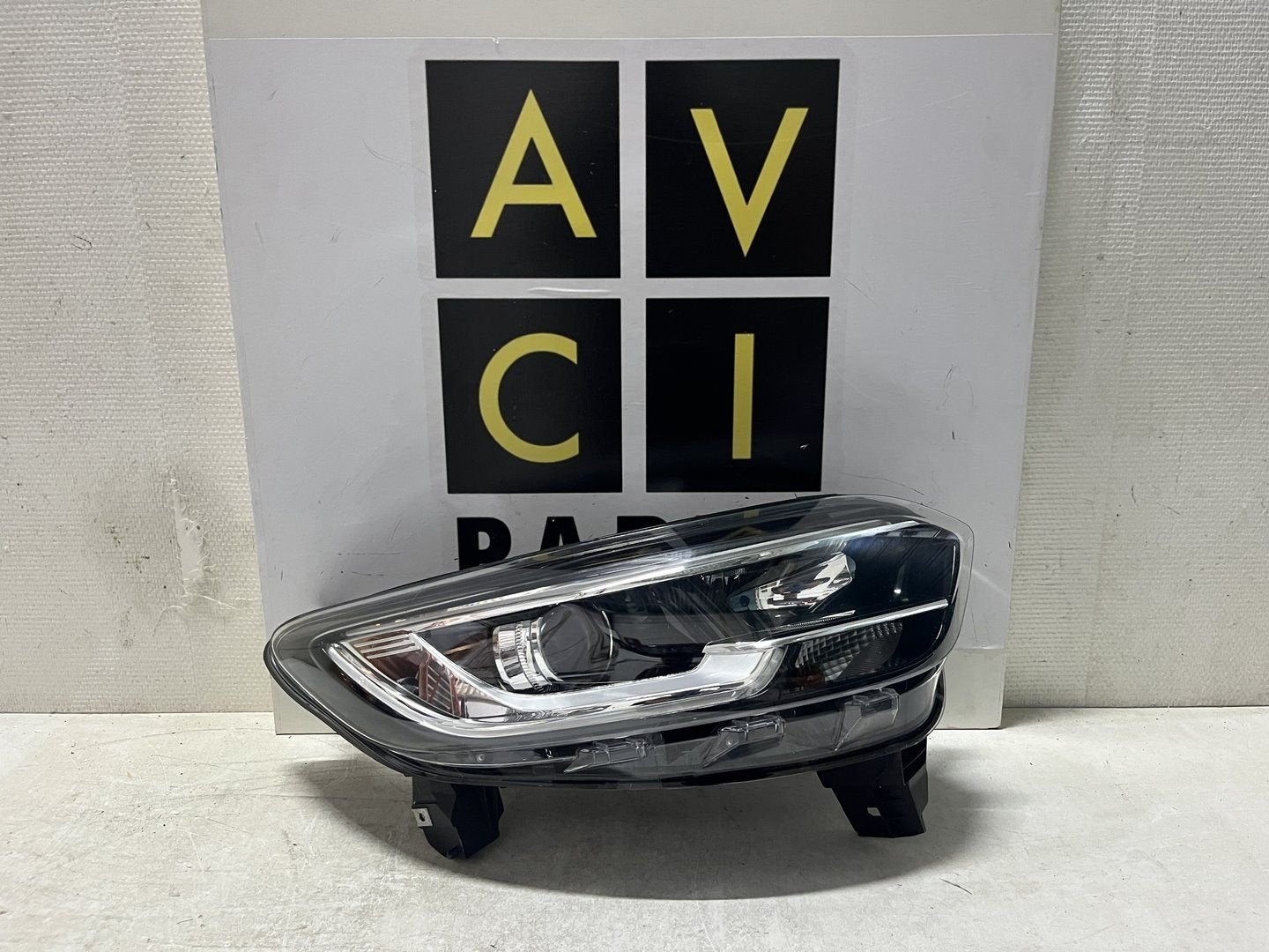 RENAULT KADJAR VOL LED KOPLAMP LINKS 260101096R, Renault, -, Utilisé, -
