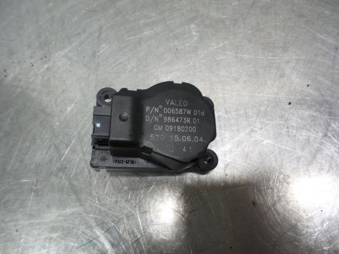 Kachelklep Motor van een Opel Vectra (Vectra C 02-), Auto-onderdelen, Gebruikt, -, -, Opel