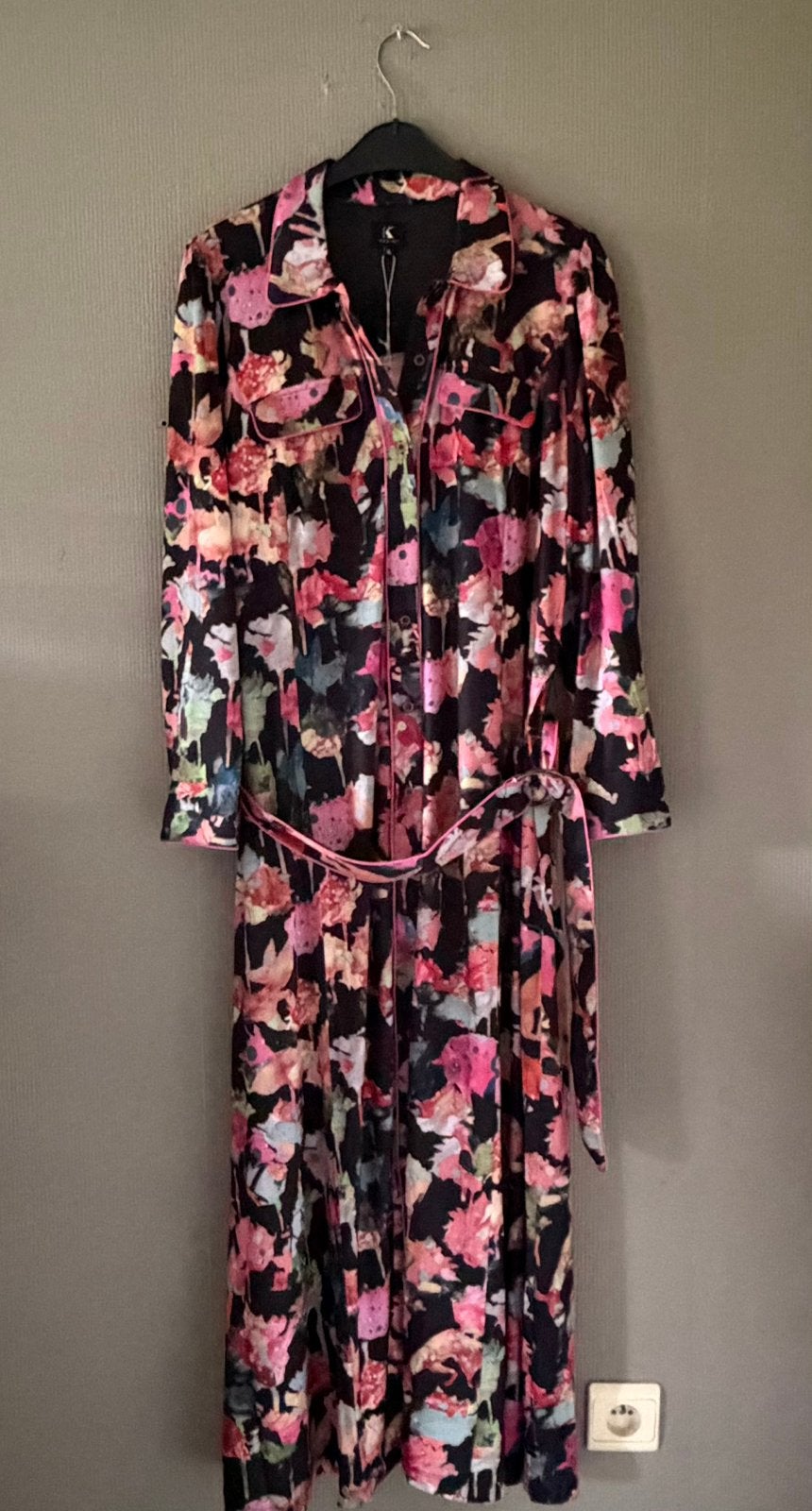 Prachtige nieuwe dames jurk van KDesign (xl), Ophalen of Verzenden, Nieuw, Maat 46/48 (XL) of groter, Onder de knie