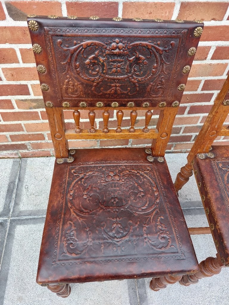 Spaanse stoel - leder bewerkt in relief en eik - jaren 1800, Antiek en Kunst, Ophalen