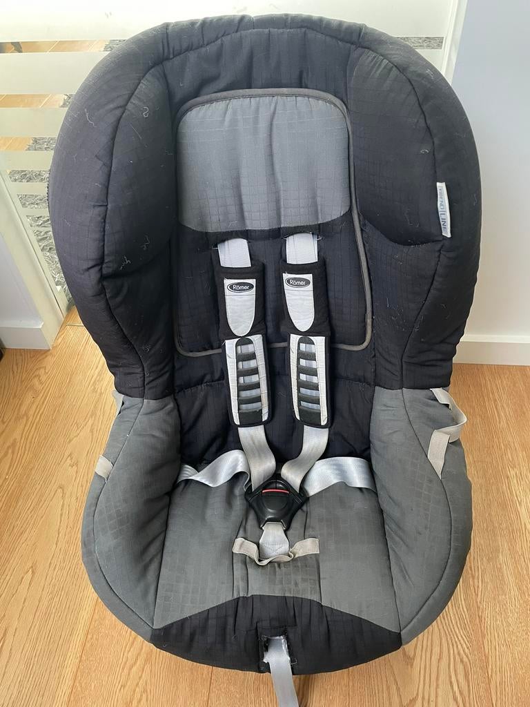 Siège auto Britax Romer avec attache de ceinture de sécurité, Enfants & Bébés, Romer, Ceinture de sécurité, Mode veille, Enlèvement